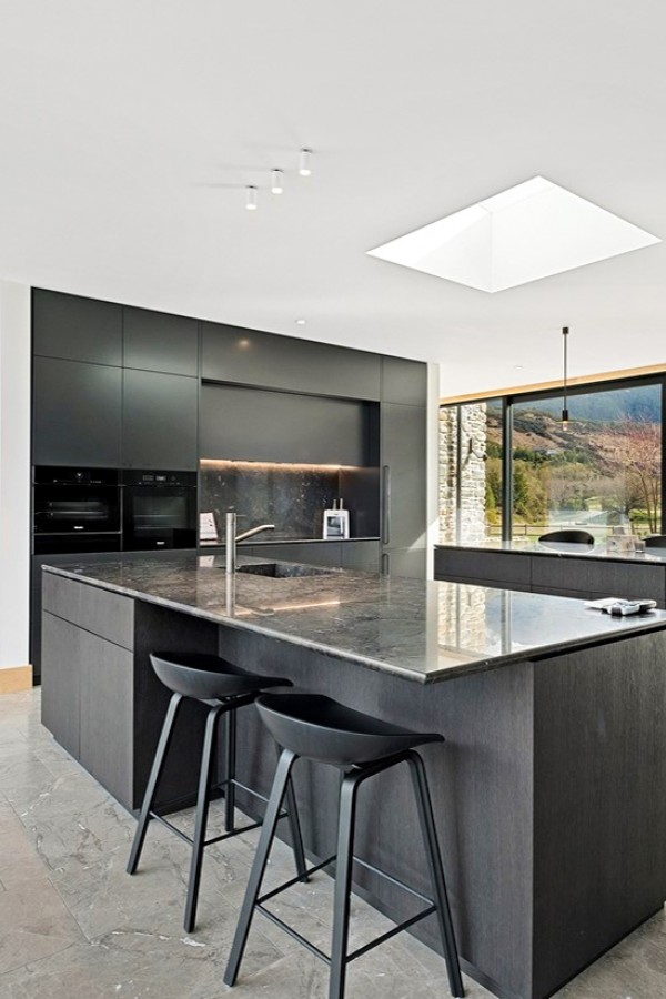 Closeburn Lodge kitchen Queenstown MBA AWARD 2020 kitchen v2